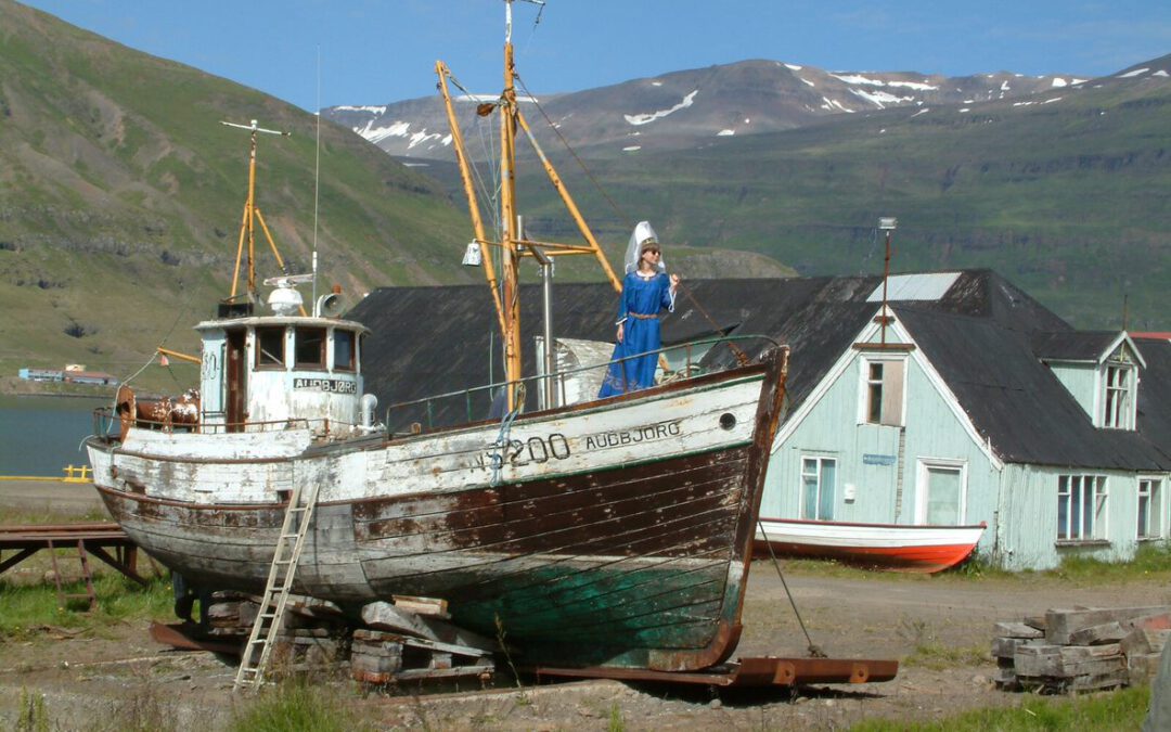 AUÐBJÖRGINNI SEM EKKI VARÐ BJARGAÐ